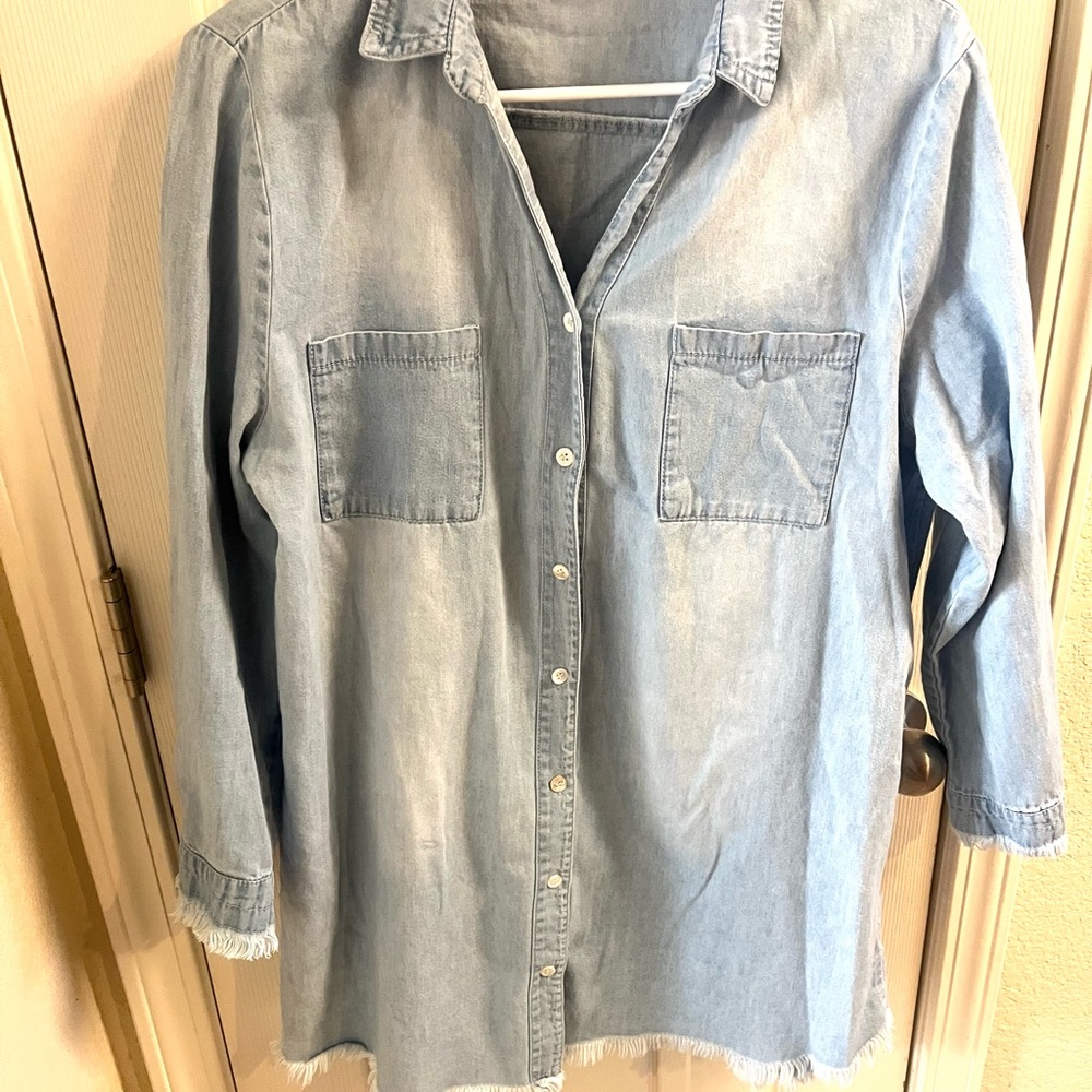 Women’s Light Wash Denim Long Sleeve Button-Down Top With Fringe Size XL